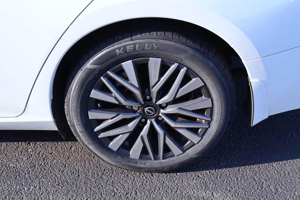 Used 2023 Nissan Altima 2.5 SV FWD image 16