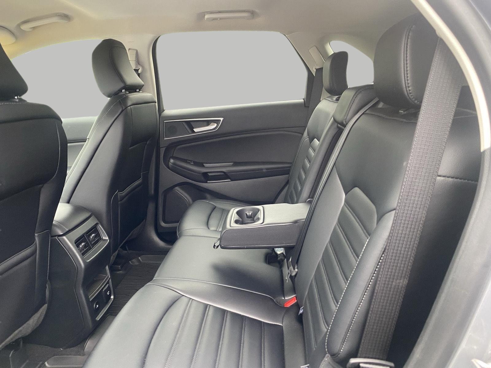 Certified 2024 Ford Edge SEL w/ Convenience Package AWD/4WD image 3