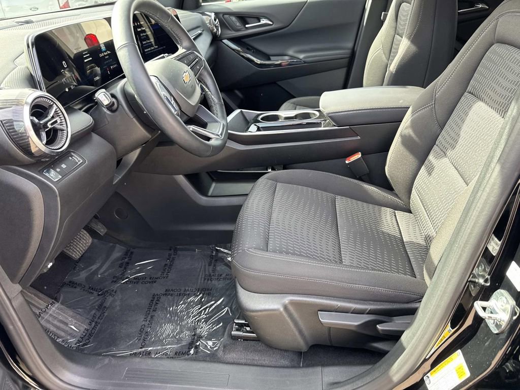 Used 2025 Chevrolet Equinox LT image 15