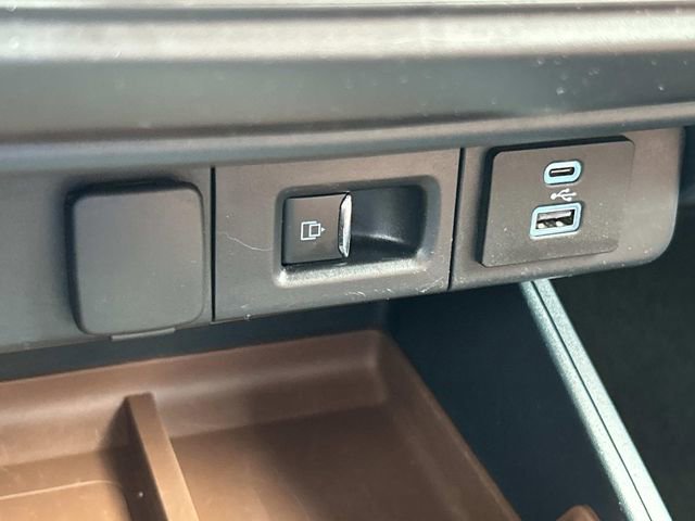 Certified 2022 Ford Maverick Lariat w/ Lariat Luxury Package image 35