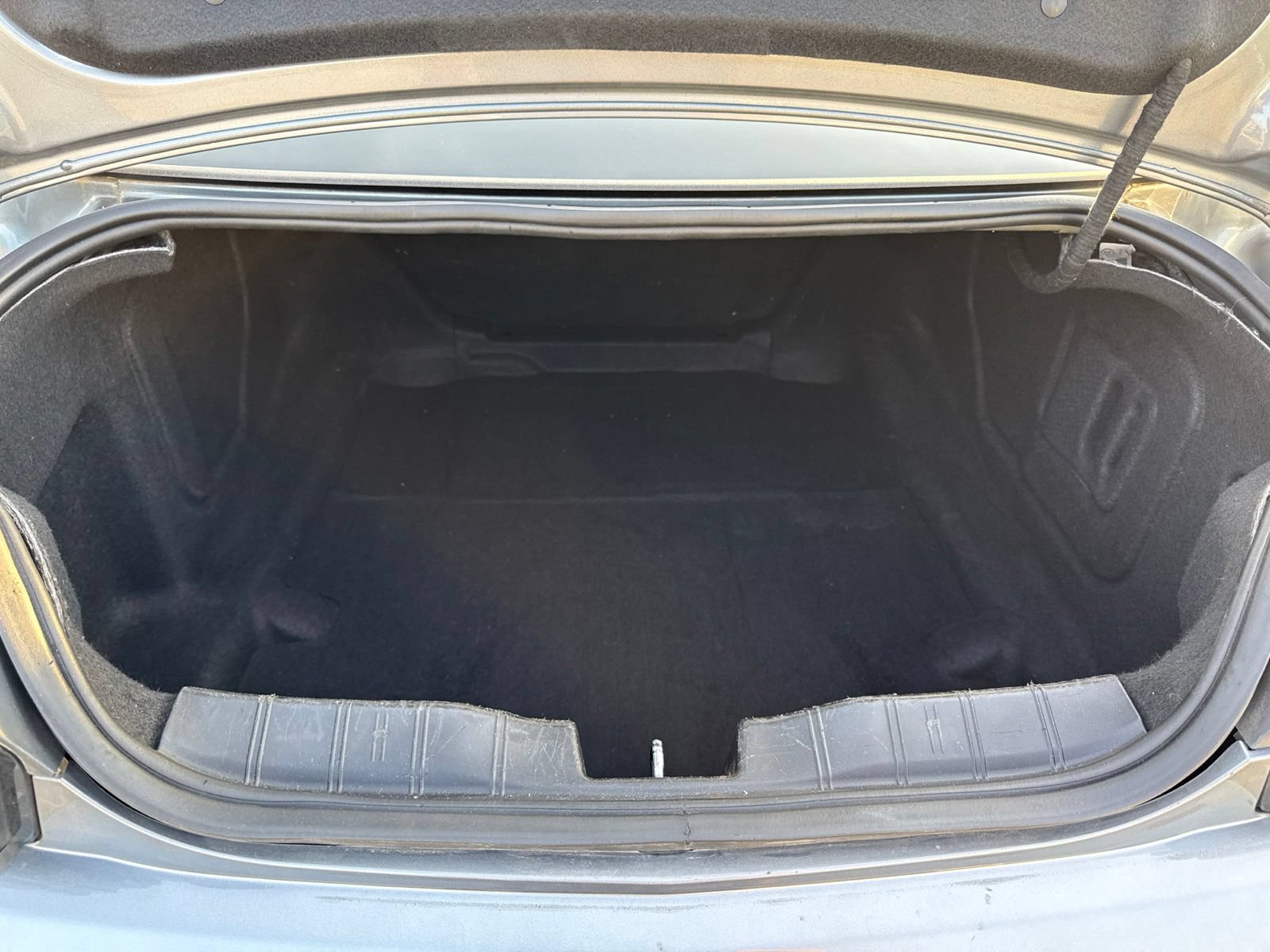 Used 2020 Chevrolet Camaro SS RWD image 5