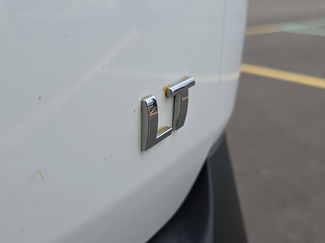 Used 2019 Chevrolet Traverse LT FWD image 7