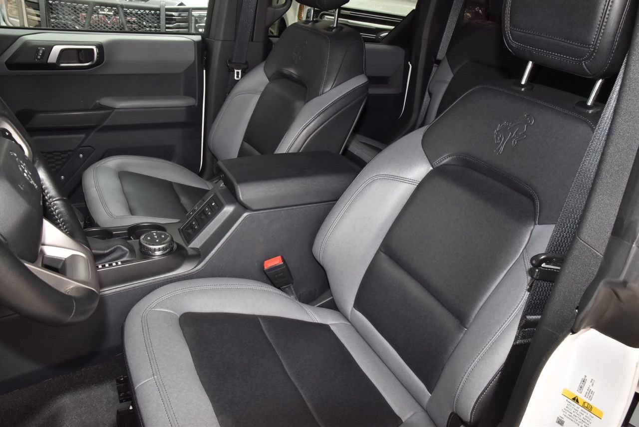 Certified 2023 Ford Bronco Big Bend w/ Sasquatch Package AWD/4WD image 37