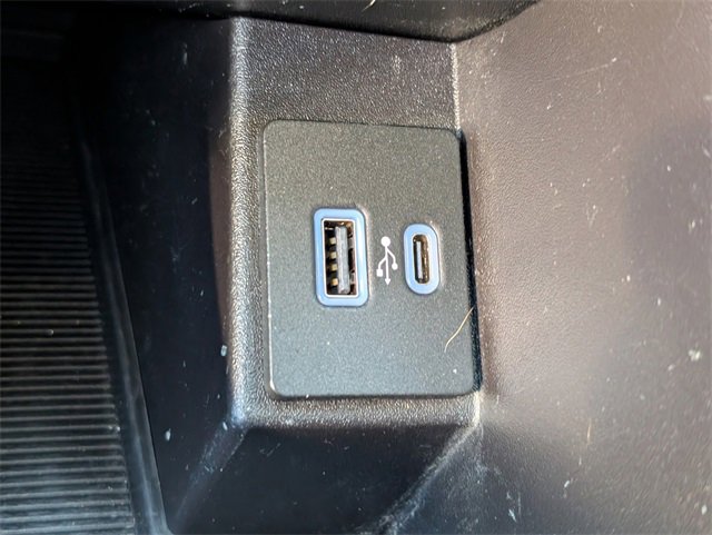 Certified 2023 Ford Edge SE w/ Black Appearance Package image 17