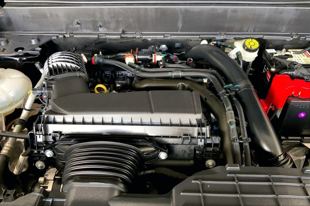 Certified 2025 Ford Maverick XL w/ Equipment Group 102A AWD/4WD image 9