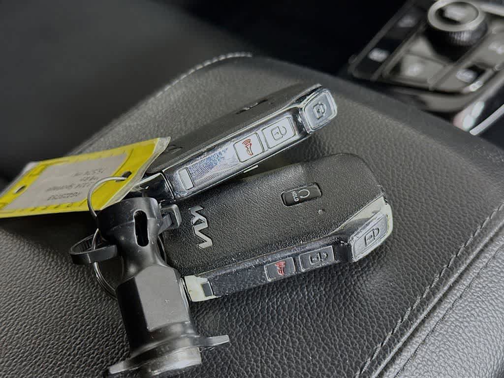 Used 2024 Kia Sportage EX FWD image 22
