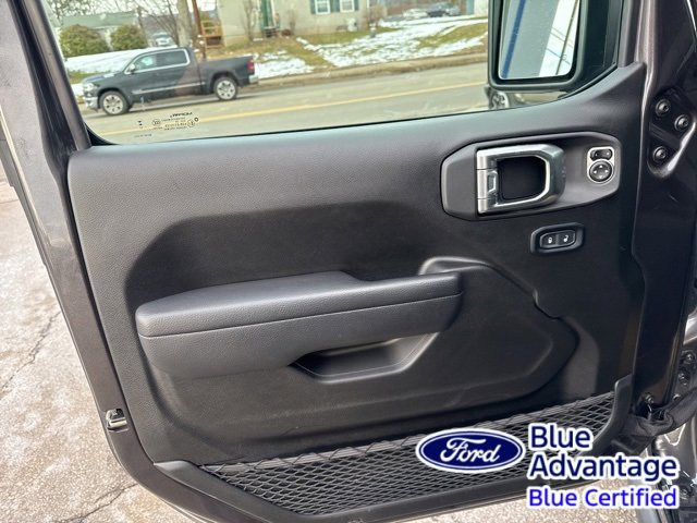 Used 2024 Jeep Wrangler Willys image 16