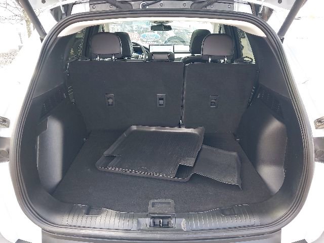 Certified 2025 Ford Escape Platinum w/ Class II Trailer Tow Package AWD/4WD image 28