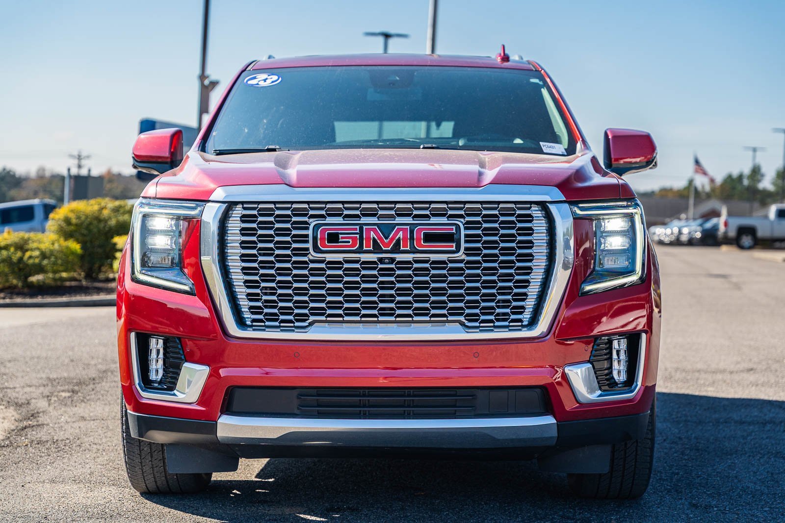 Used 2023 GMC Yukon Denali image 2