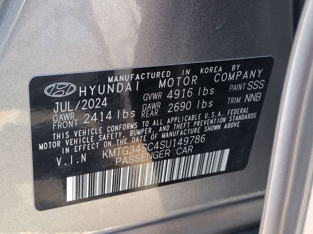 Used 2025 Genesis G70 2.5T image 14