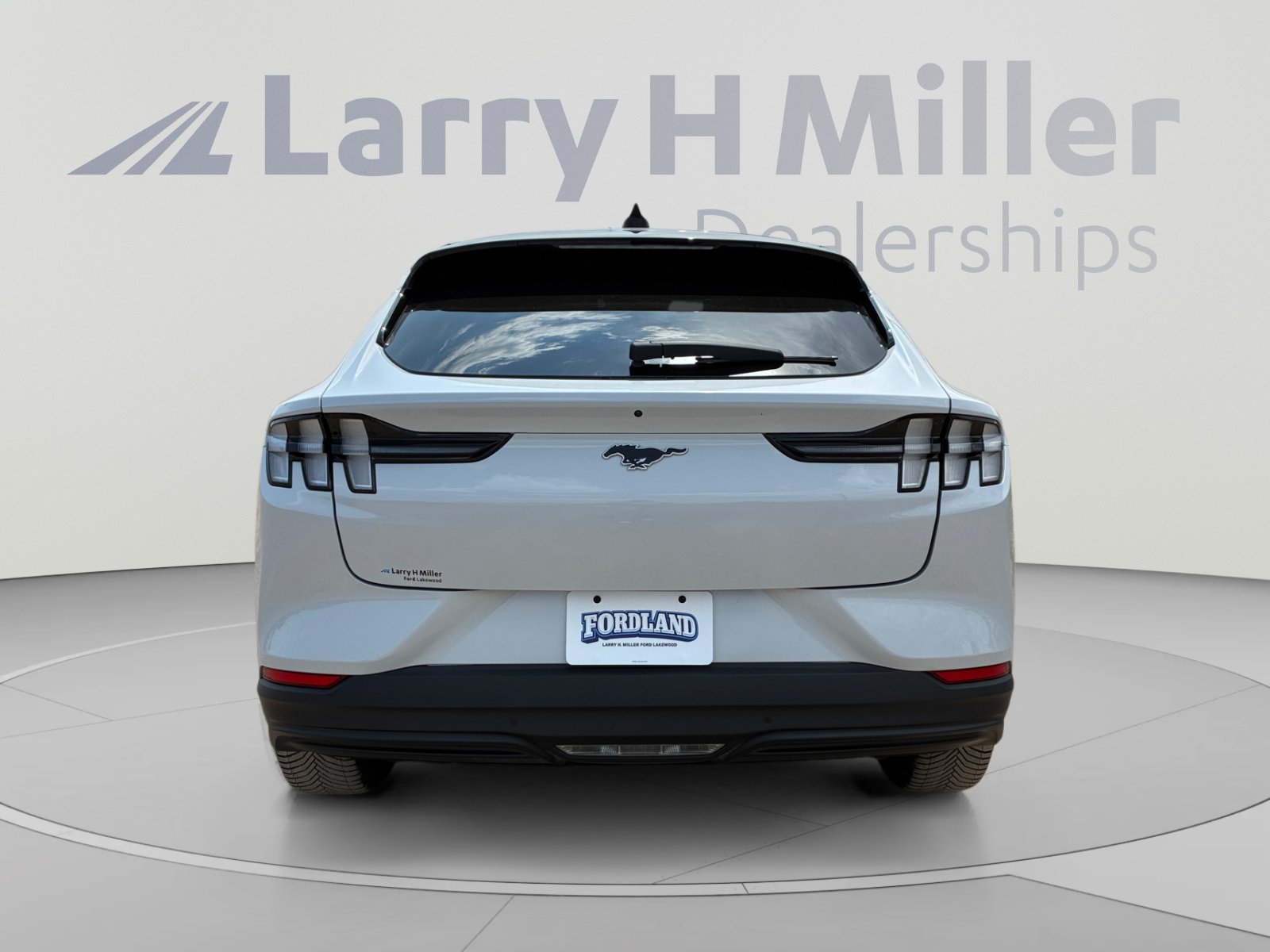 Certified 2023 Ford Mustang Mach-E Select AWD/4WD image 4