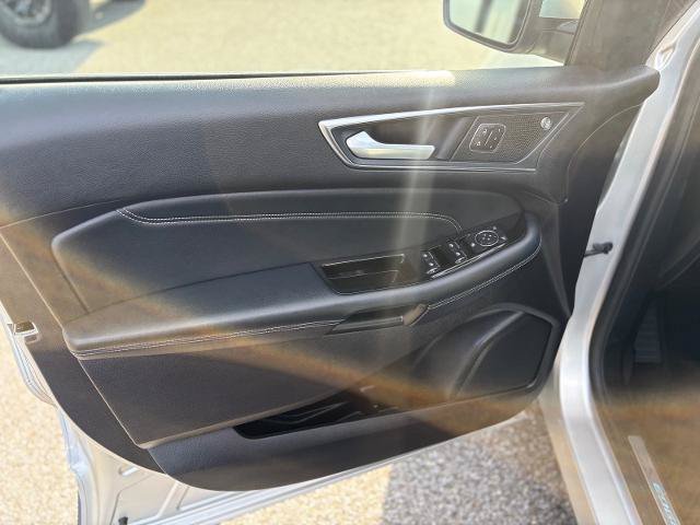 Certified 2019 Ford Edge Titanium w/ Equipment Group 301A FWD image 10