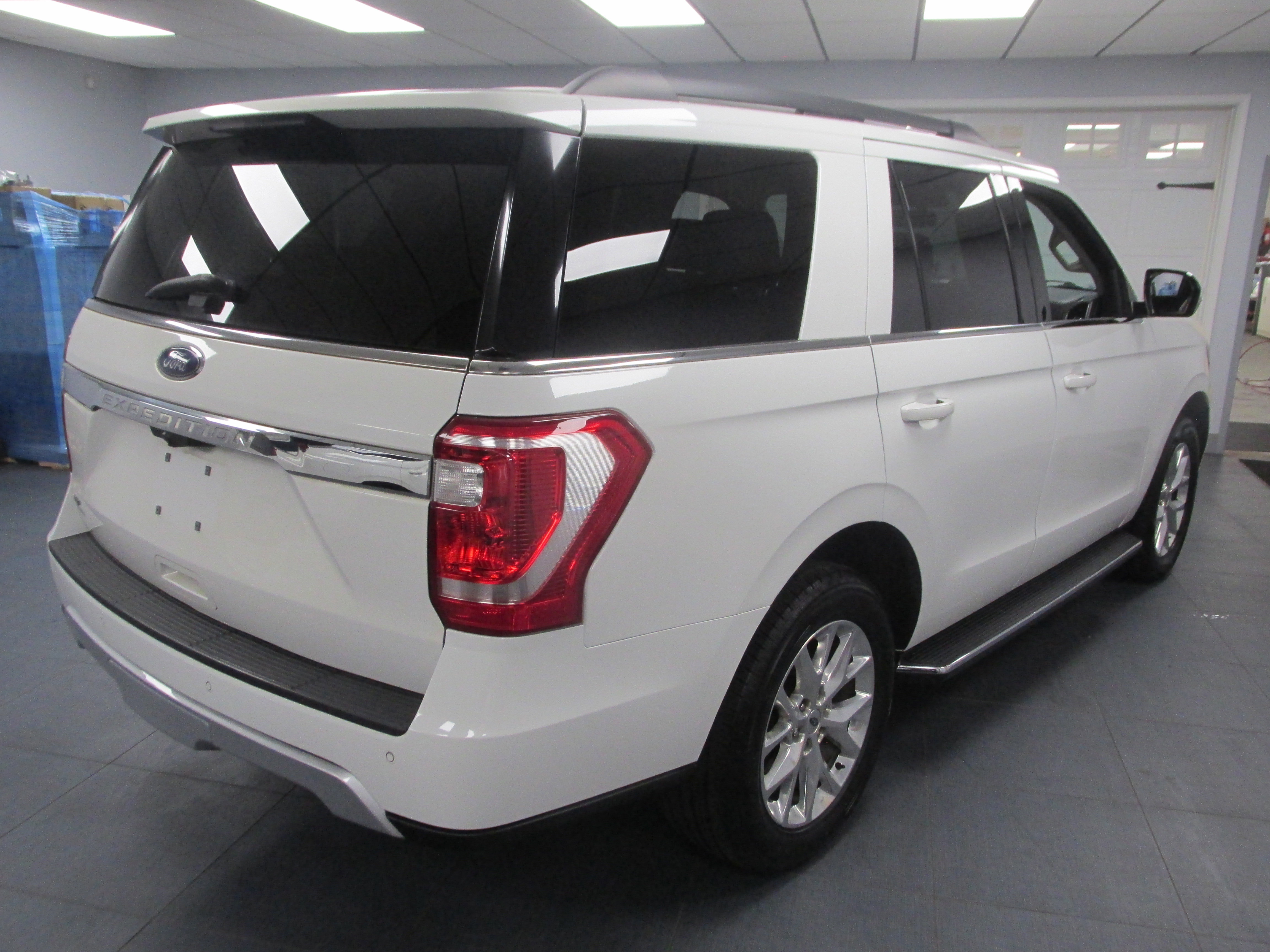 Certified 2021 Ford Expedition XLT image 3