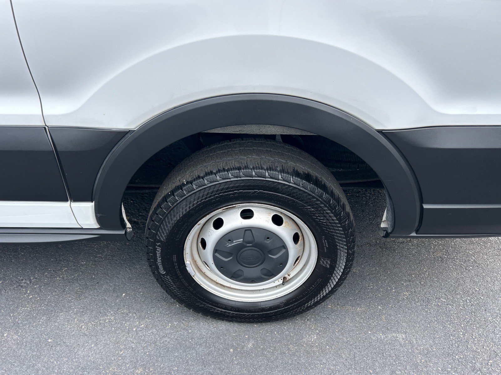 Certified 2020 Ford Transit 150 Low Roof RWD image 25