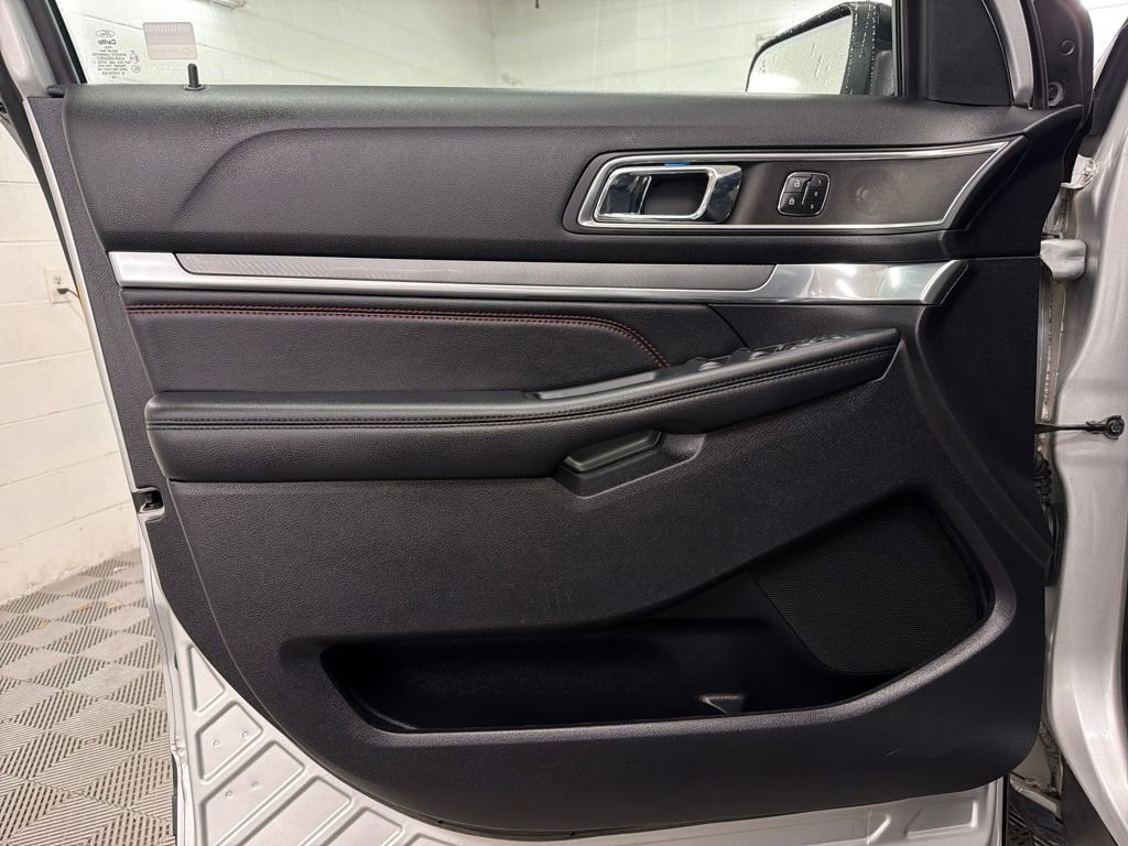 Certified 2019 Ford Explorer Sport w/ Equipment Group 401A image 17