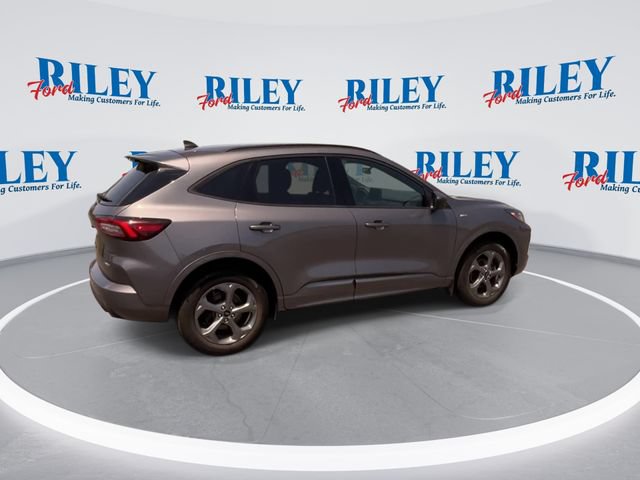 Certified 2024 Ford Escape ST-Line AWD/4WD image 9
