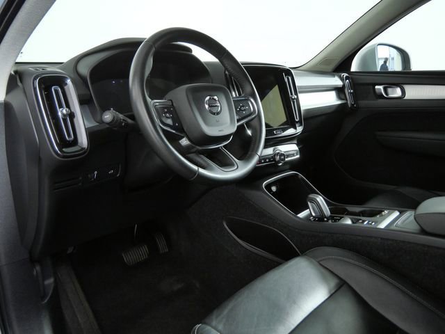 Used 2021 Volvo XC40 T4 Momentum FWD image 15