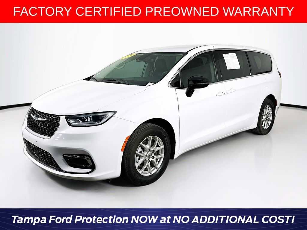 Used 2024 Chrysler Pacifica Touring-L