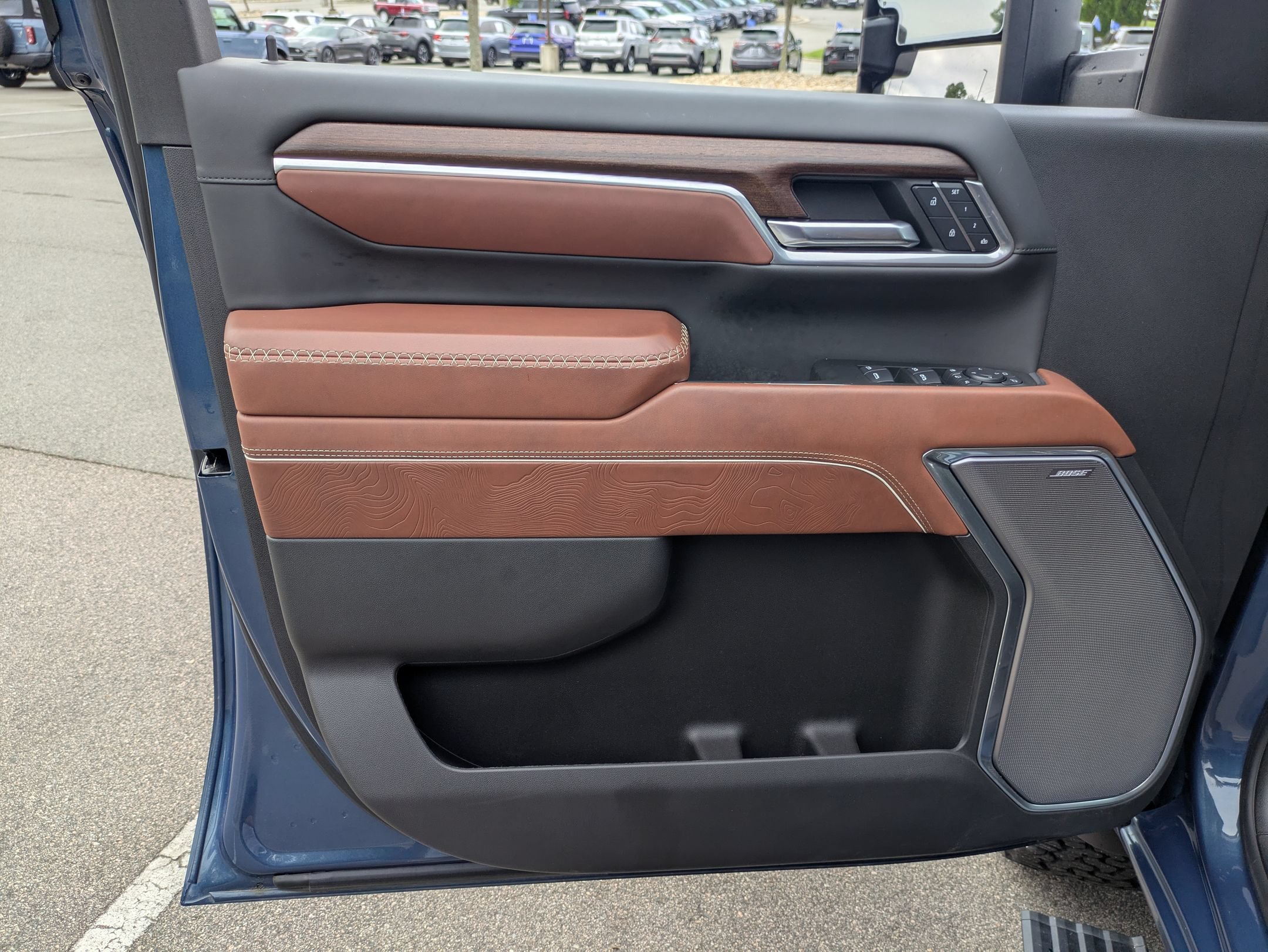 Used 2025 GMC Sierra 2500 Denali Ultimate AWD/4WD image 15