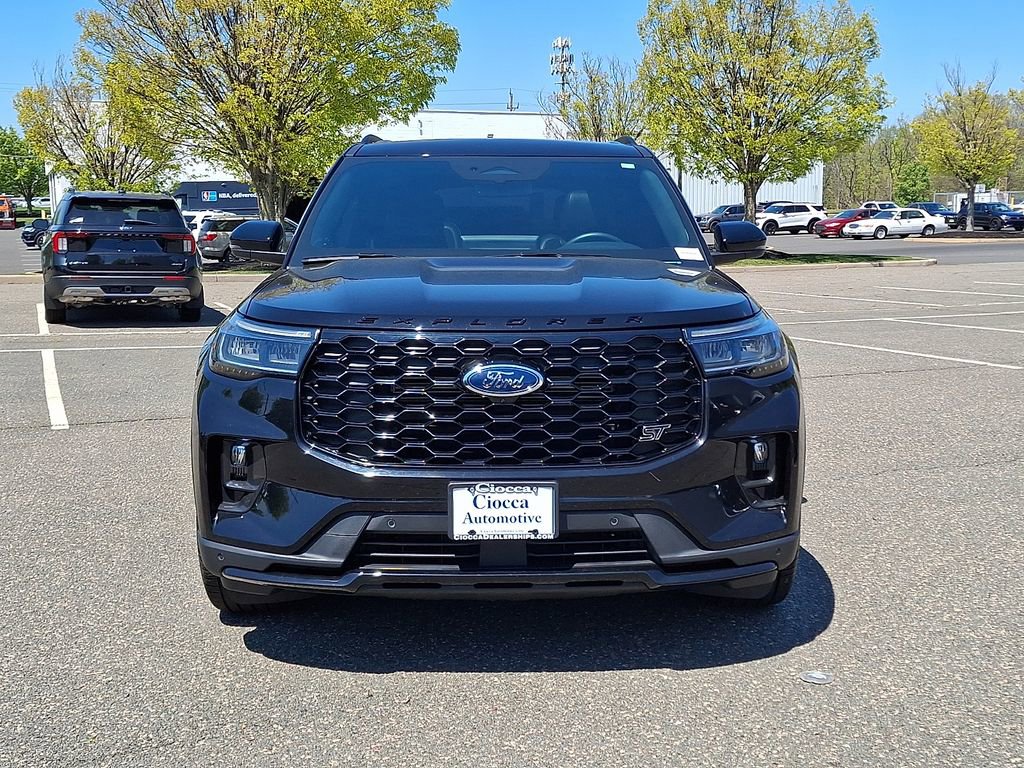 Certified 2025 Ford Explorer ST AWD/4WD image 5