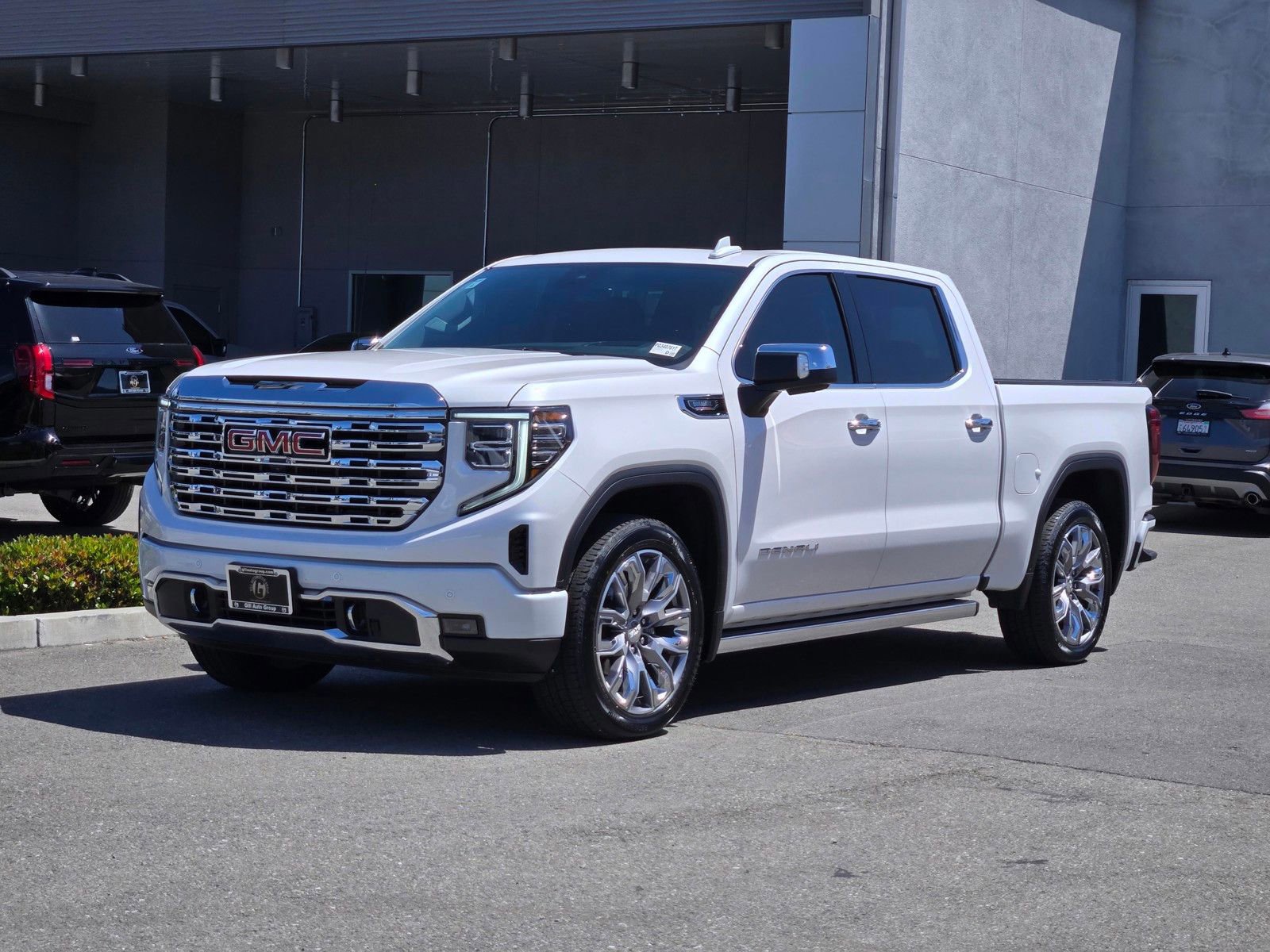 Used 2023 GMC Sierra 1500 Denali w/ Denali Reserve Package AWD/4WD image 8