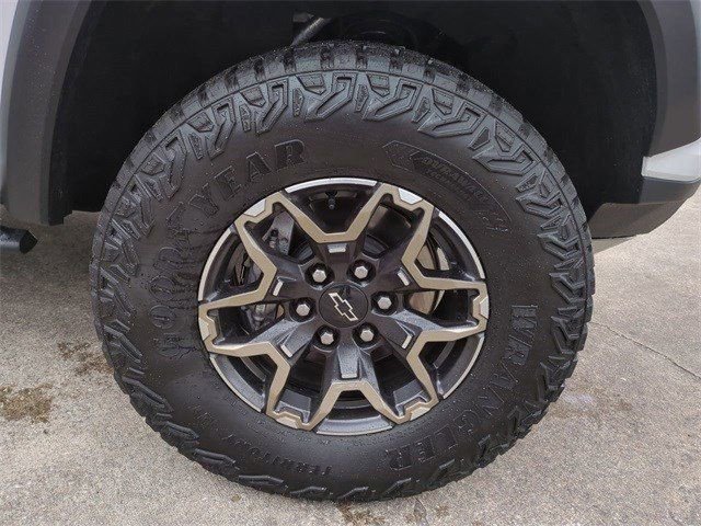 Used 2023 Chevrolet Colorado ZR2 w/ ZR2 Convenience Package III image 11