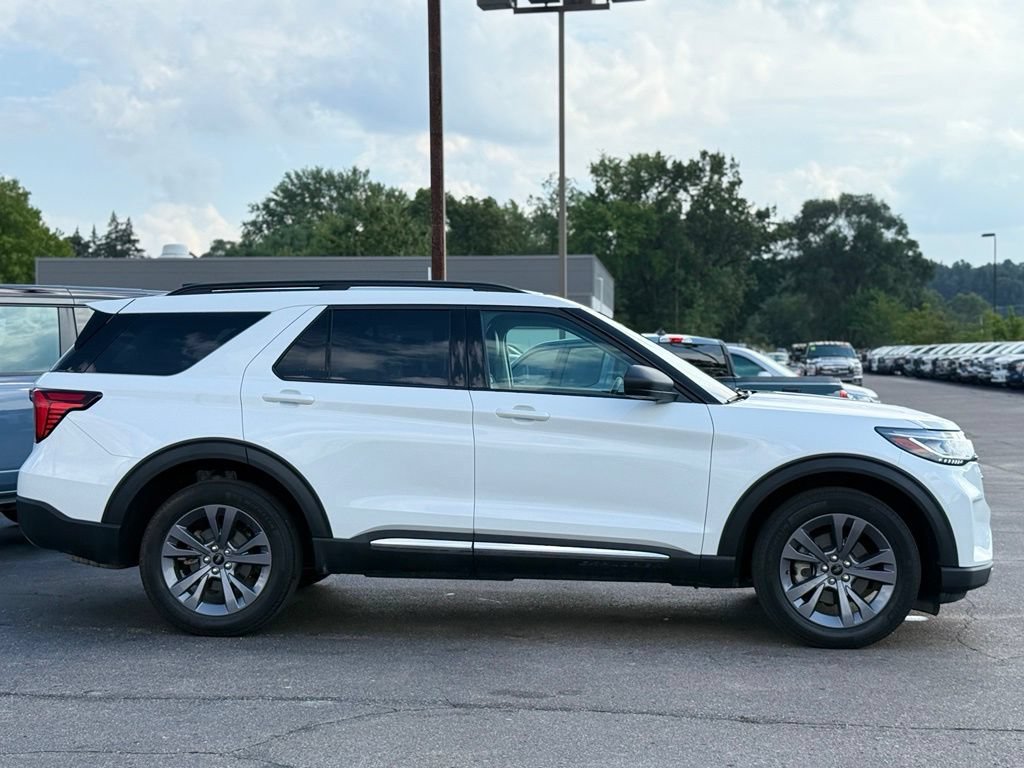 Certified 2025 Ford Explorer Active w/ Active Comfort Package AWD/4WD image 32