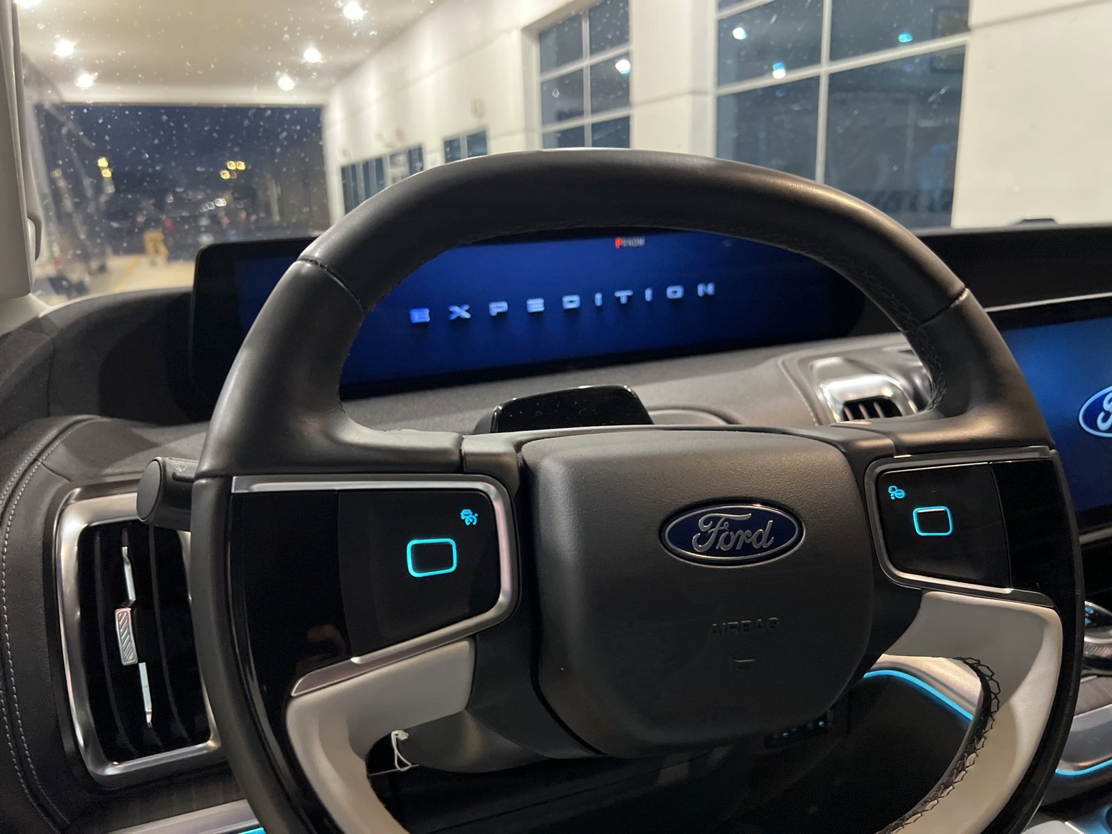 Certified 2025 Ford Expedition Platinum w/ Platinum Ultimate Package image 11