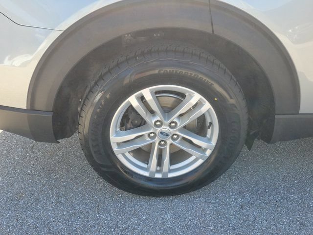 Certified 2023 Ford Explorer XLT RWD image 11