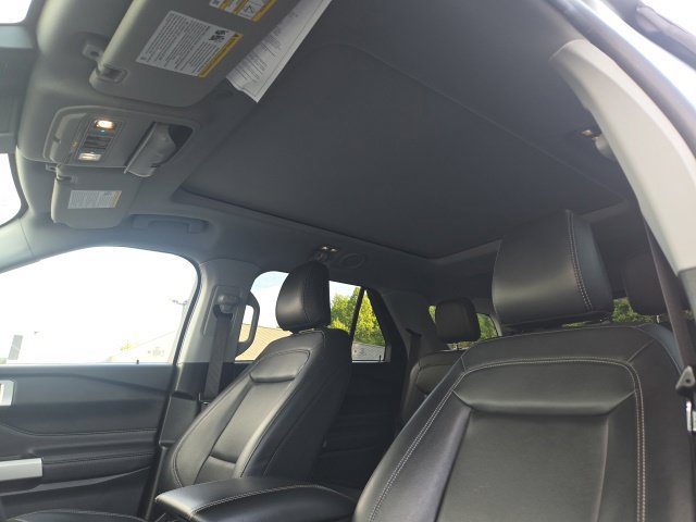Certified 2023 Ford Explorer XLT w/ Equipment Group 202A AWD/4WD image 38