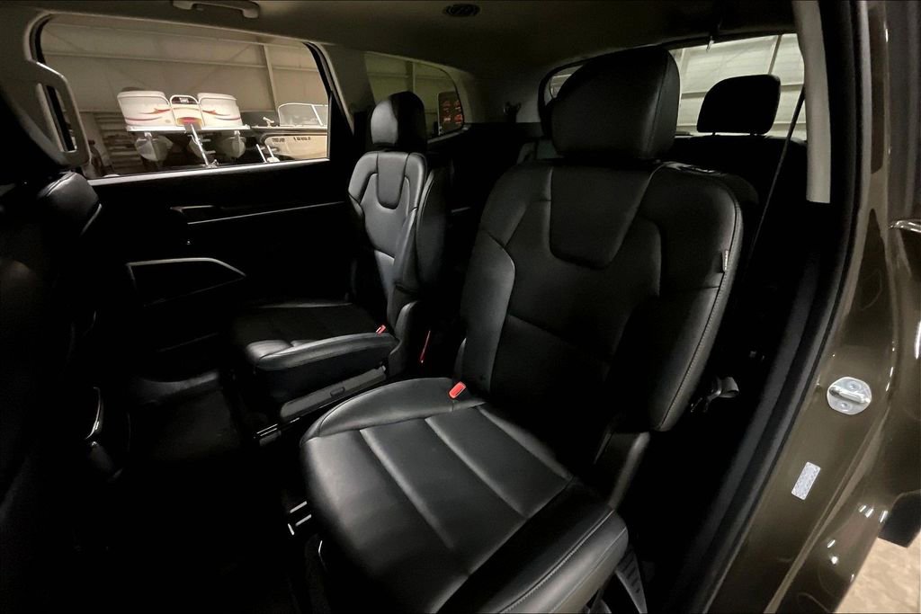 Used 2025 Kia Telluride S AWD/4WD image 25