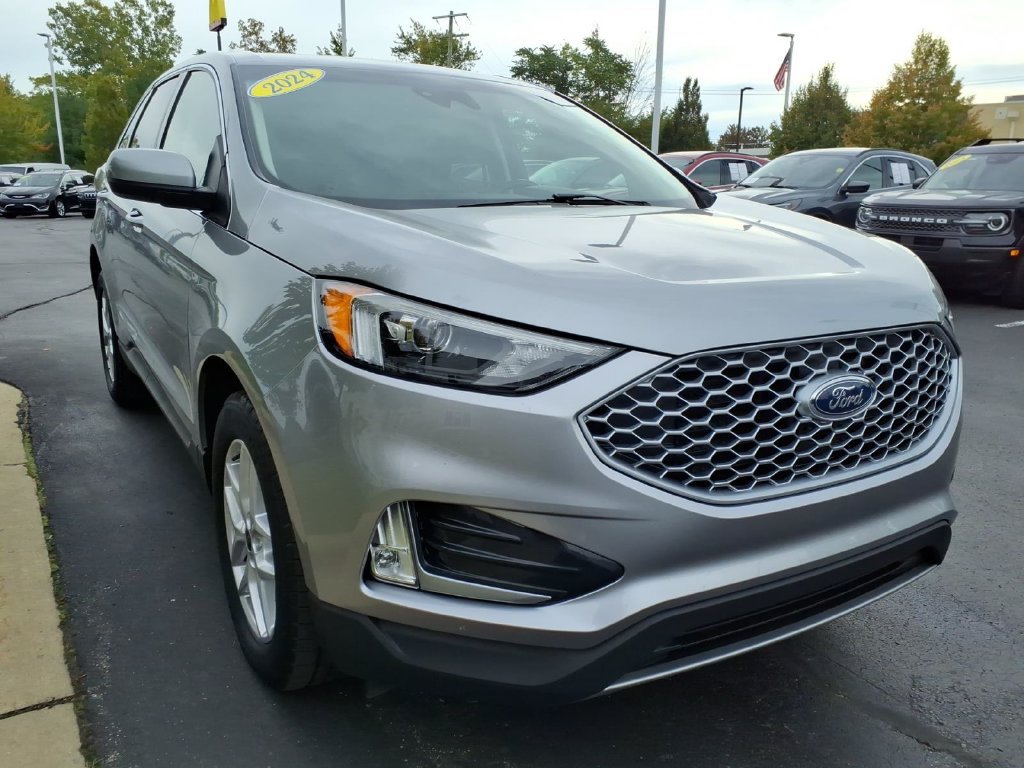 Certified 2024 Ford Edge SEL w/ Convenience Package AWD/4WD image 3