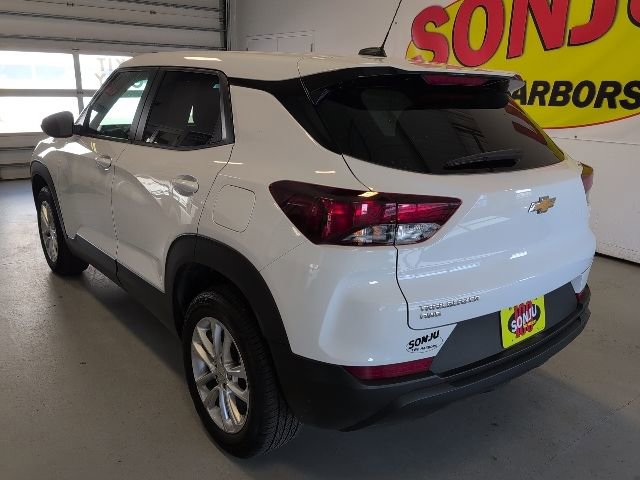 Certified 2025 Chevrolet TrailBlazer LS w/ LS Convenience Package AWD/4WD image 3