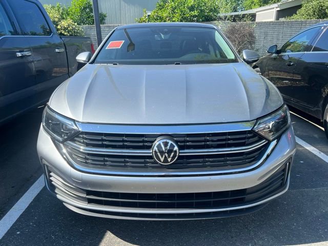 Used 2024 Volkswagen Jetta SEL image 6