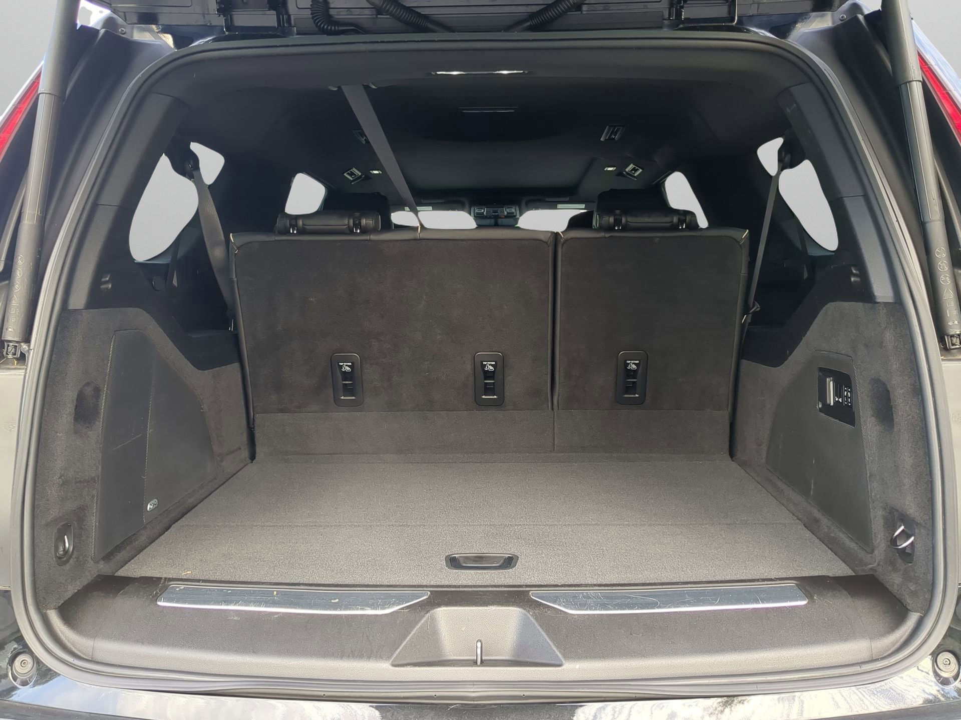 Used 2021 Cadillac Escalade ESV Premium Luxury AWD/4WD image 46