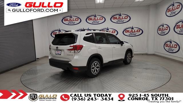 Used 2020 Subaru Forester Premium image 8