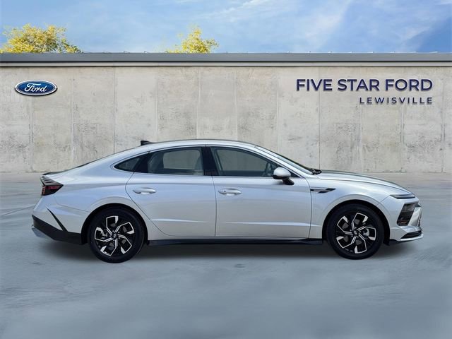 Used 2025 Hyundai Sonata SEL FWD image 3