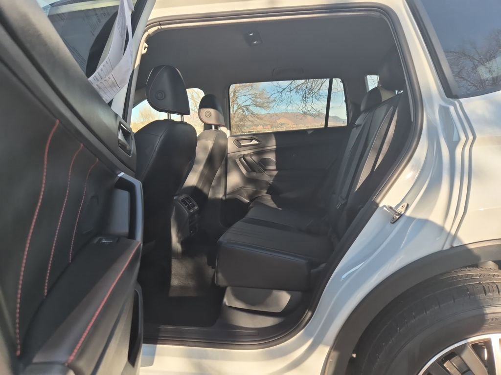 Used 2024 Volkswagen Tiguan Wolfsburg Edition image 20