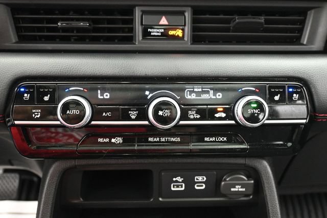 Used 2025 Honda Pilot Black Edition image 23