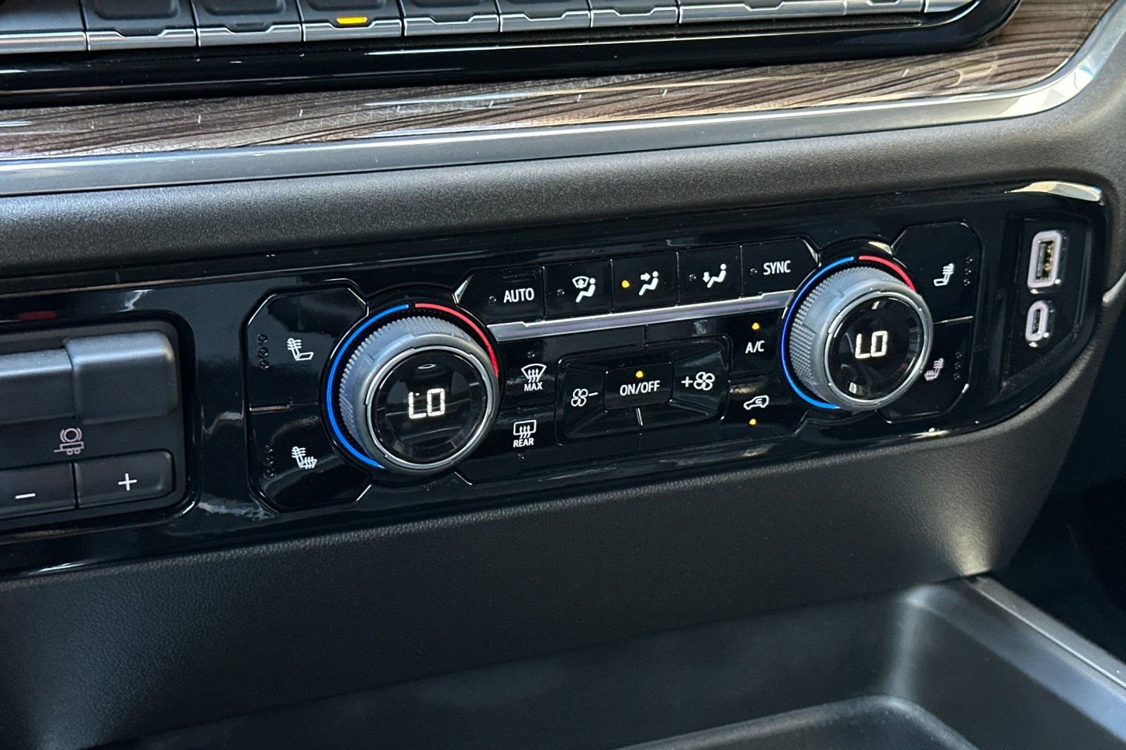 Used 2025 Chevrolet Silverado 2500 LT w/ Texas Edition image 18