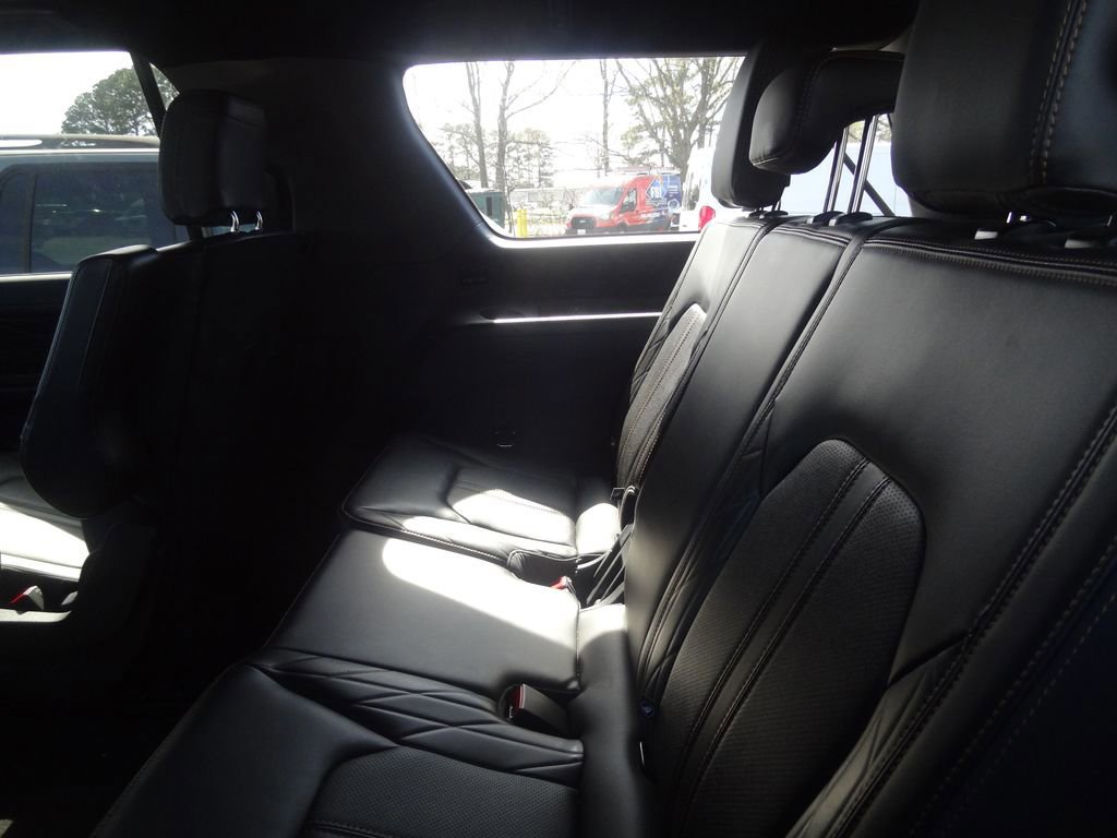 Certified 2023 Ford Expedition Max Platinum image 10