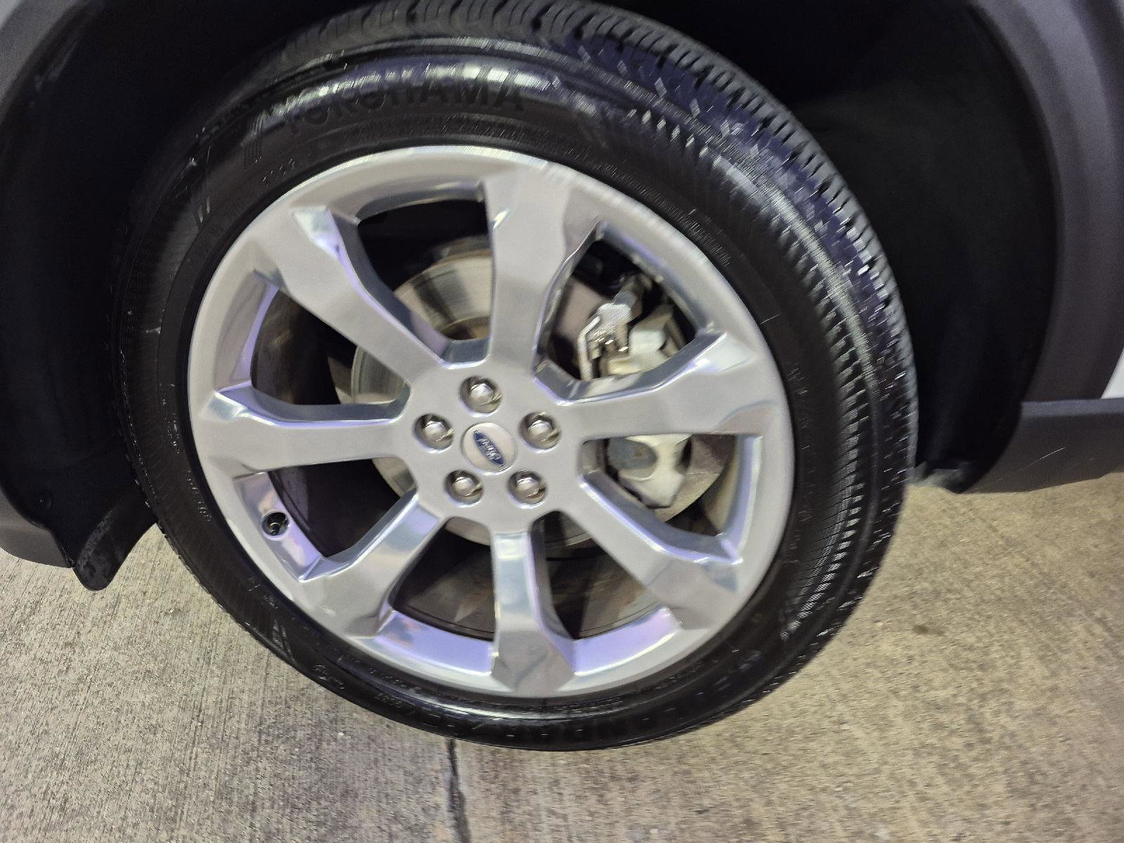 Certified 2020 Ford Explorer Platinum w/ Premium Technology Package image 4