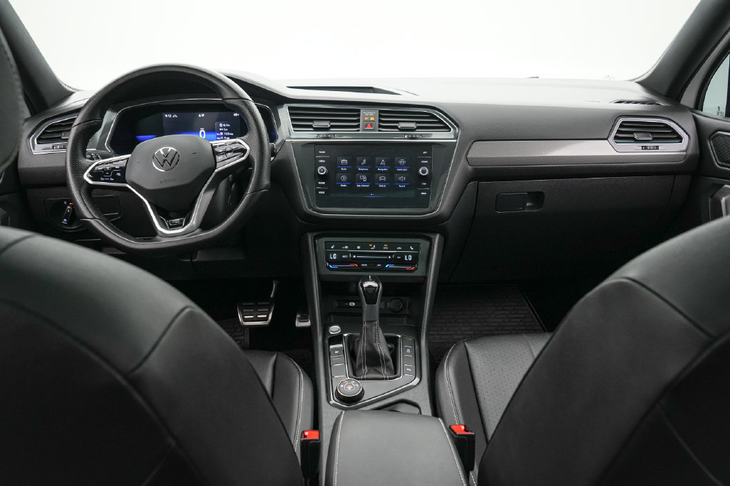 Used 2023 Volkswagen Tiguan SE R-Line AWD/4WD image 15