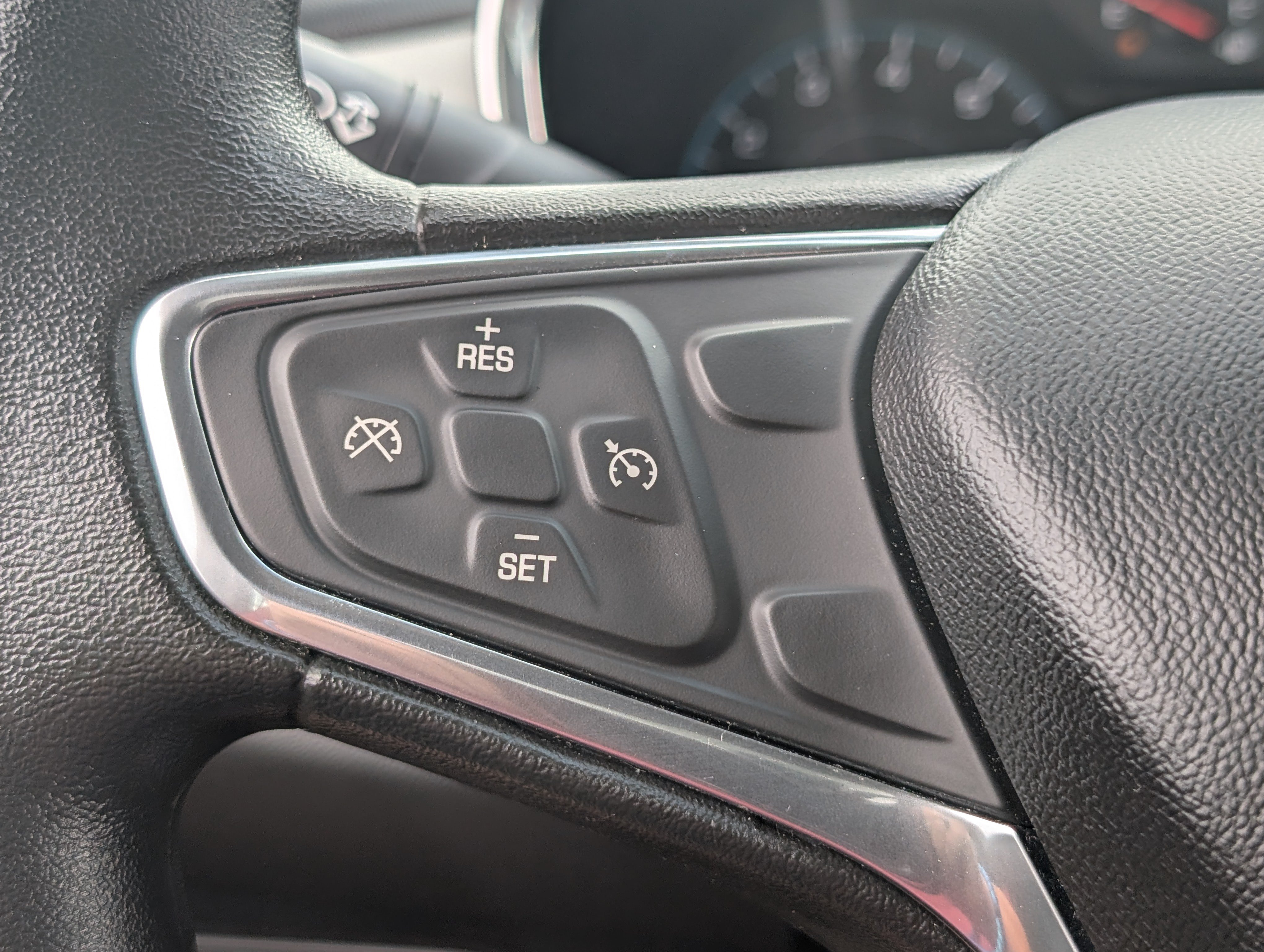 Used 2018 Chevrolet Equinox LS FWD image 19