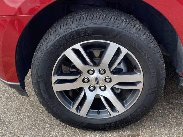 Certified 2022 Ford Expedition XLT image 4