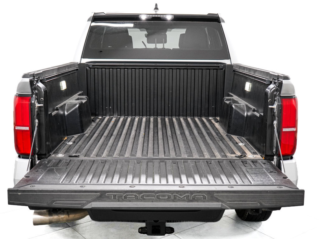 Used 2025 Toyota Tacoma SR5 AWD/4WD image 14