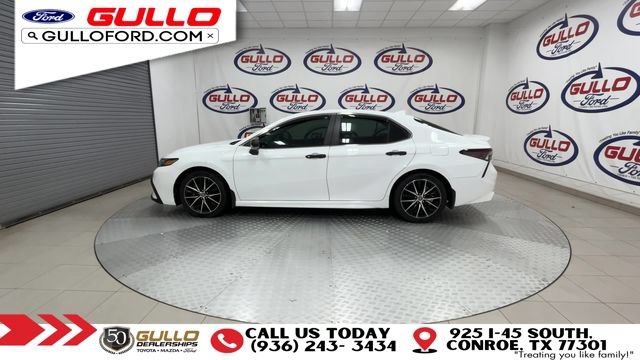 Used 2022 Toyota Camry SE FWD image 5