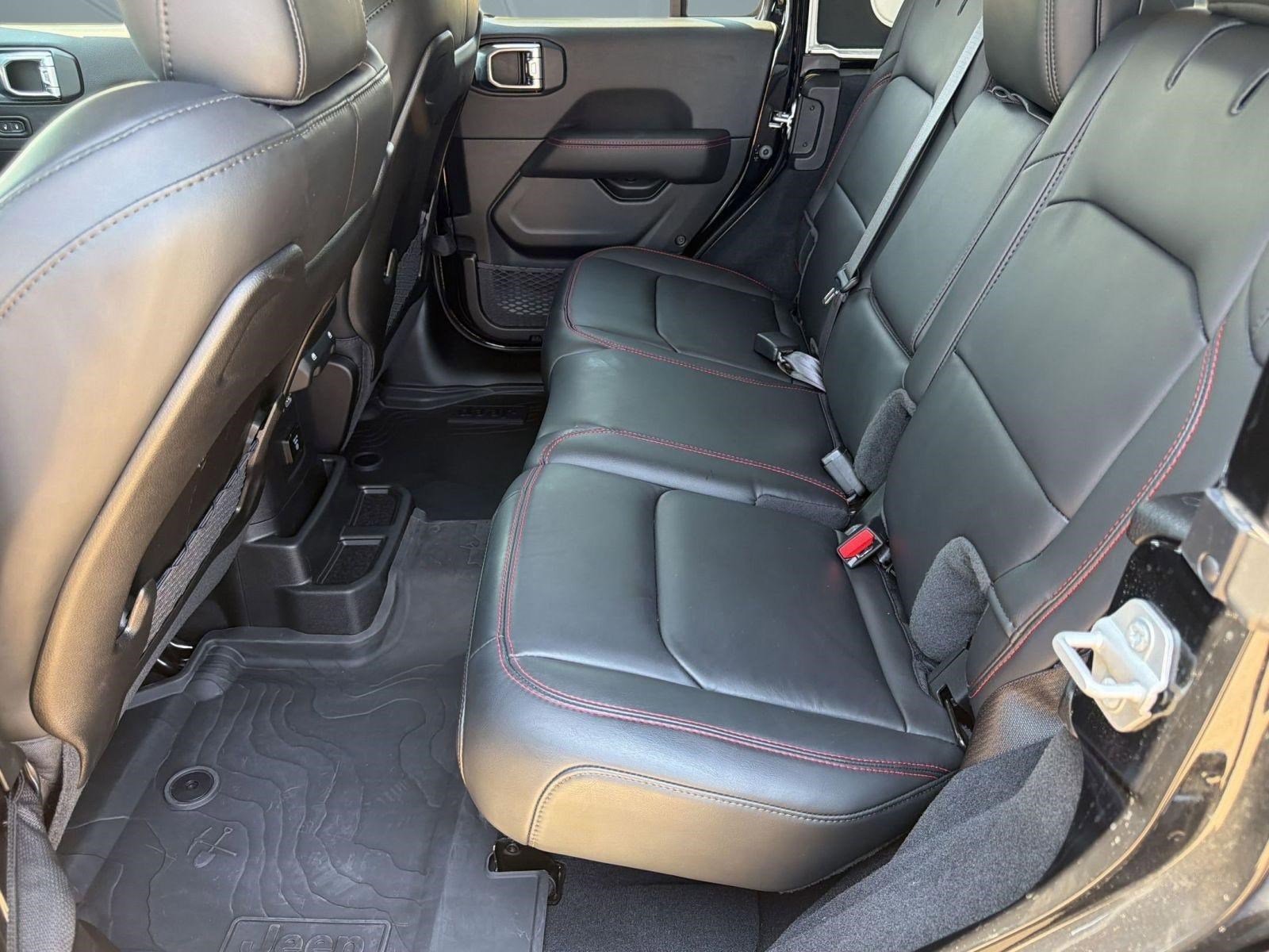 Used 2025 Jeep Wrangler Unlimited Rubicon AWD/4WD image 14