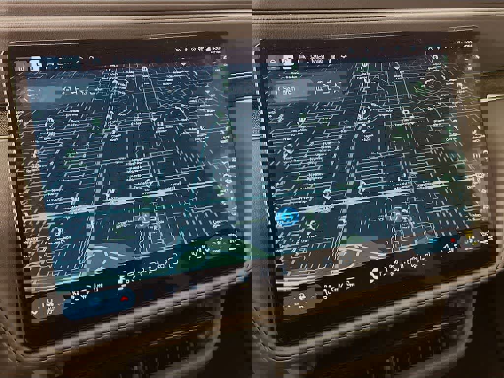 Used 2025 Rivian R1S Adventure AWD/4WD image 25