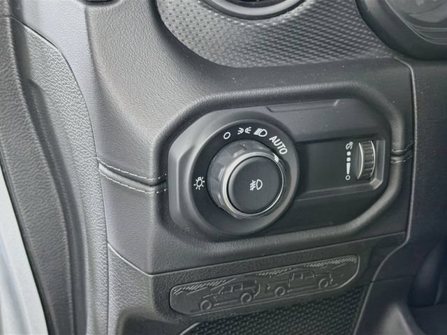 Used 2024 Jeep Wrangler Unlimited Rubicon AWD/4WD image 12